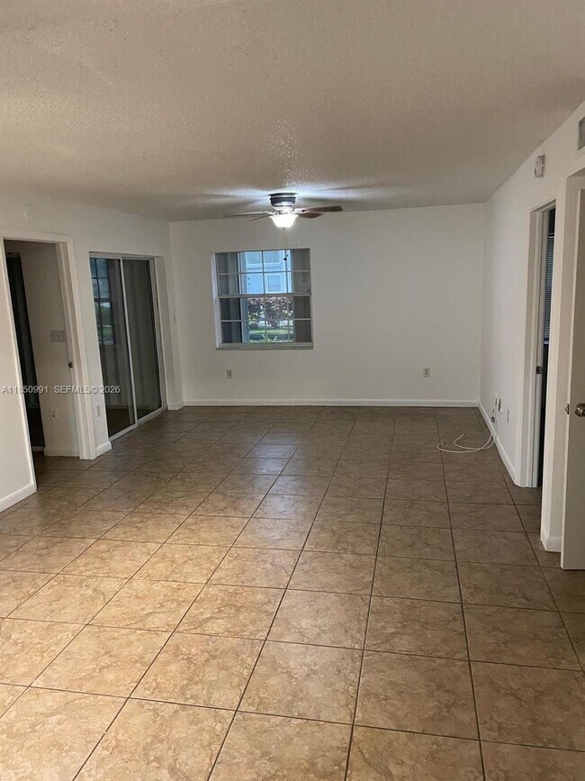 Building Photo - 478 NE 210th Cir Terrace