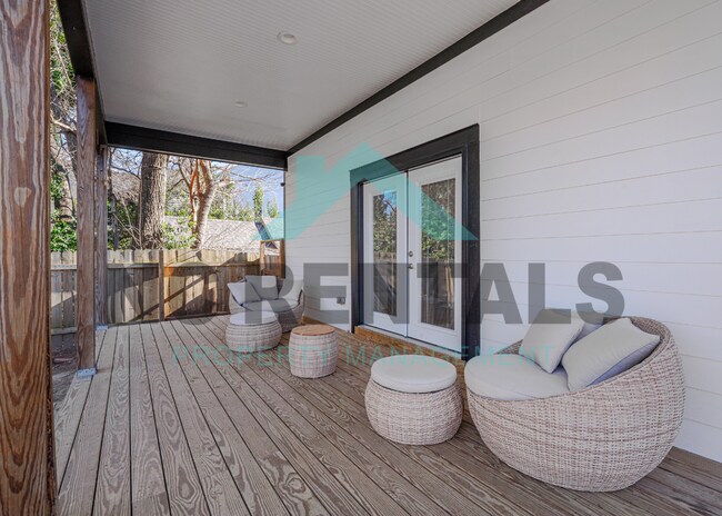 Building Photo - 1501 E Jones St