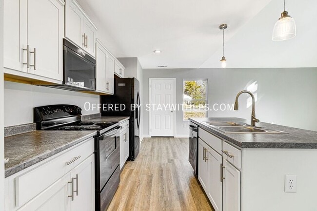 Building Photo - 2927 Beechmont St