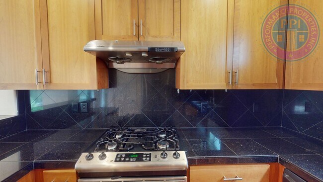 Building Photo - Bethany - Luxury Home, Central Air-Conditioning, Community Pool, Pet Welcome