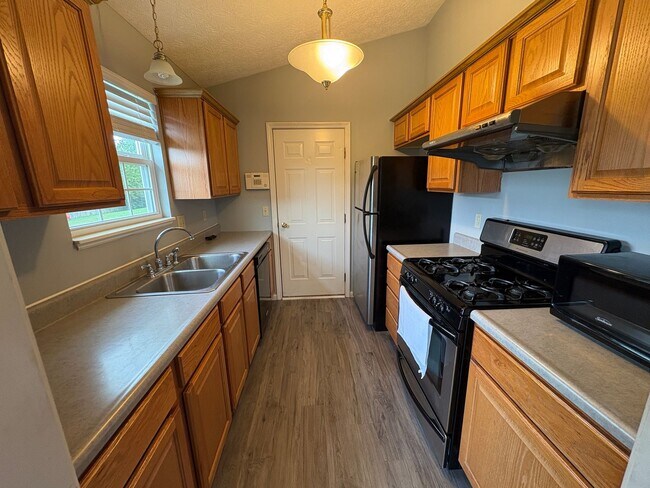 Building Photo - 3 Bd 2 Ba with 2 car garage in West Lafayette