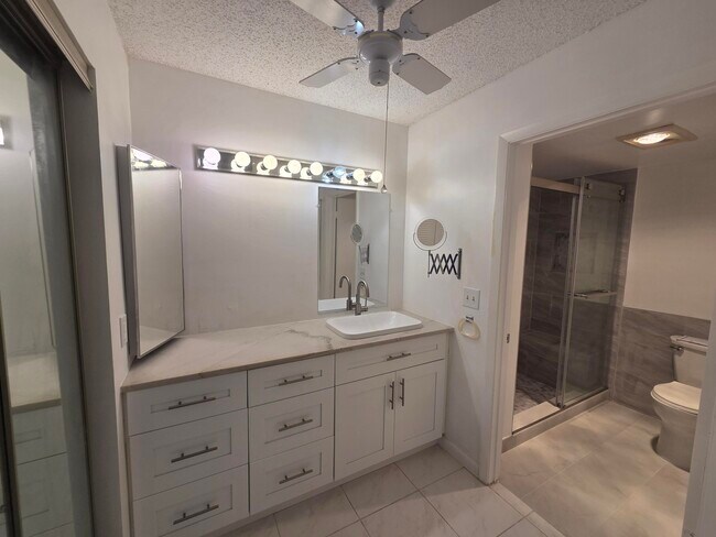 Building Photo - 9187 Norte Lago