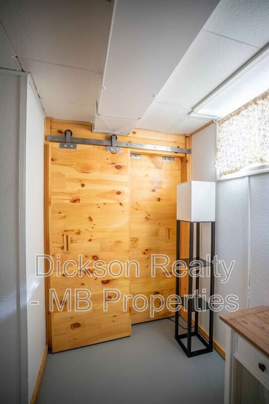 Building Photo - 1060 Whitaker Dr