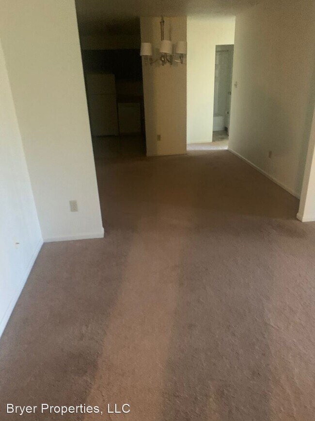 Building Photo - 107 Skyview Dr