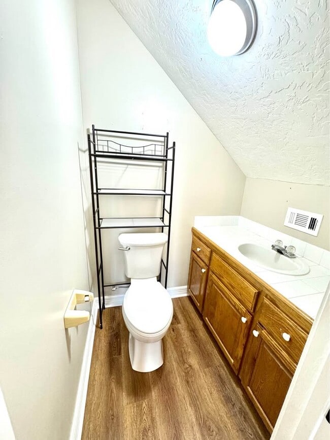 Building Photo - 1110 Athens Dr