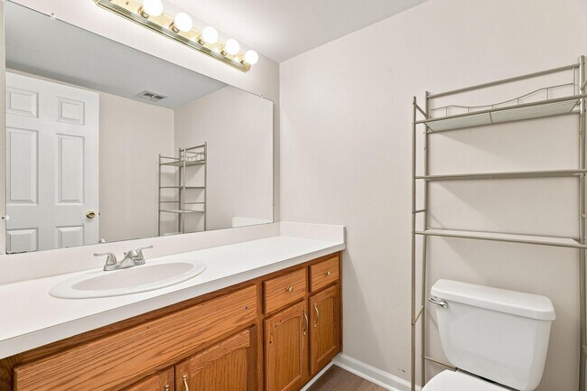 Building Photo - 5141 Buckingham Pl Dr