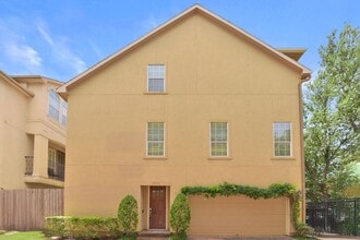 Building Photo - $500 OFF 1st Month's RENT! Gated Serenity ...