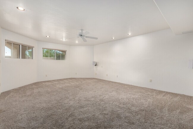 Catalina Foothills 4 bedroom 4 bath Home located in prestigious Canyon Ridge. 270-degree VIEWS! - 4667 N Rocky Crest Plz