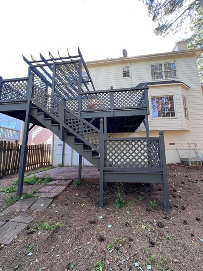 Building Photo - 145 Shoreline Walk