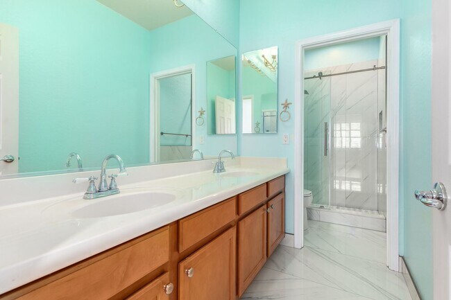 Building Photo - Private pool in highly sought after Goodye...