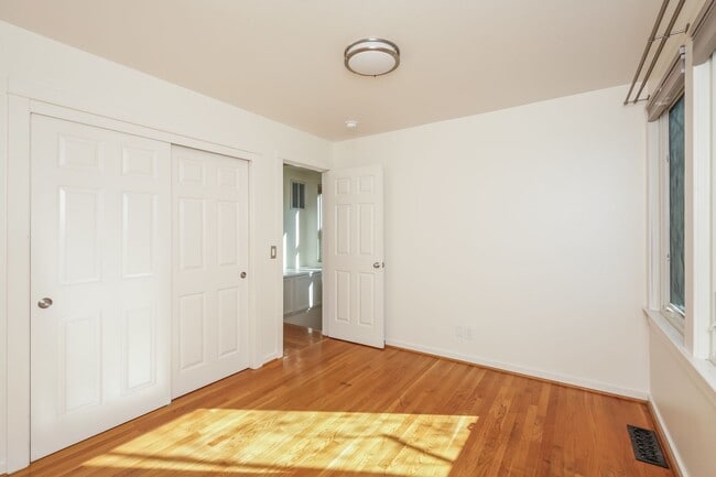 Building Photo - FOR RENT – 3 bed 2 bath Coastal Living in Santa Cruz