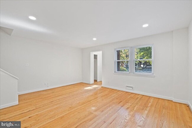 Building Photo - 4411 Harrison St NW