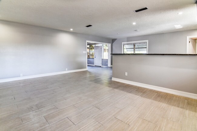 Building Photo - 1456 Jasmine Way