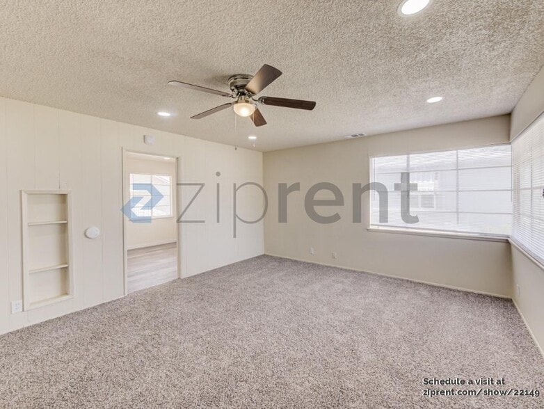 Building Photo - 1335 E Brown Ave