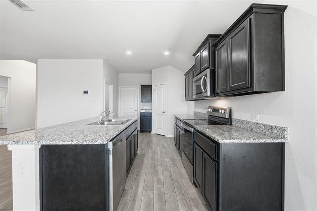 Building Photo - 413 Foxhunter St