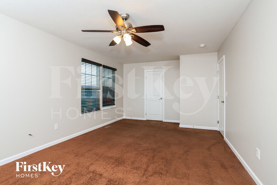Building Photo - 5222 River Ridge Dr