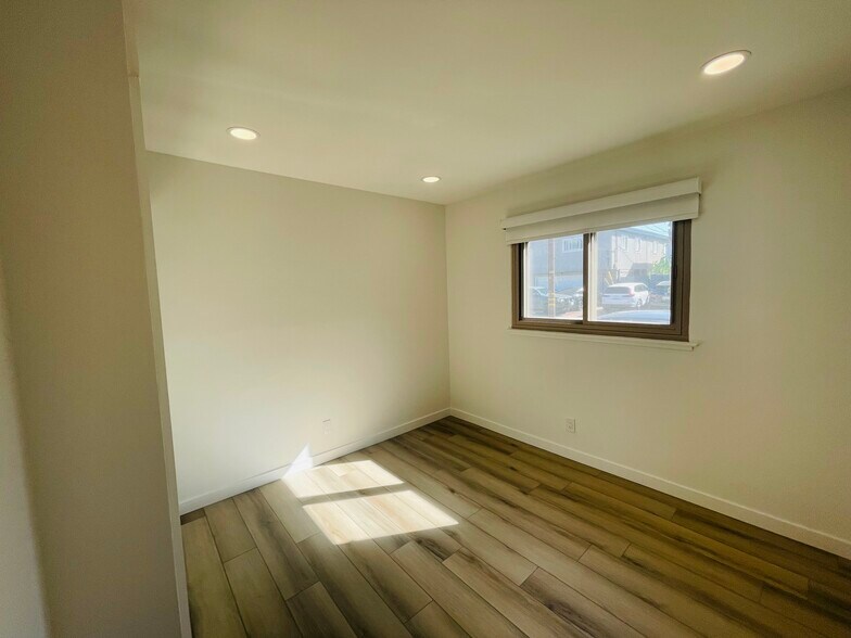 Bedroom #3 - 100 Montreal St