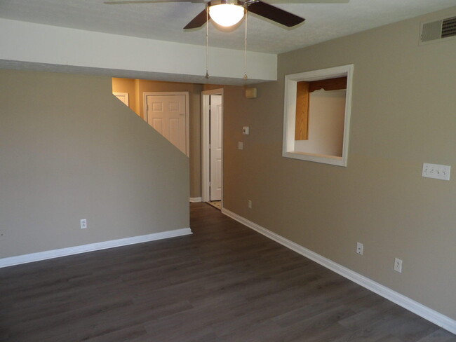 Building Photo - 312 Bypass Plaza Dr
