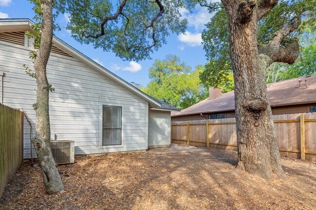 Building Photo - AUS2518 Howellwood