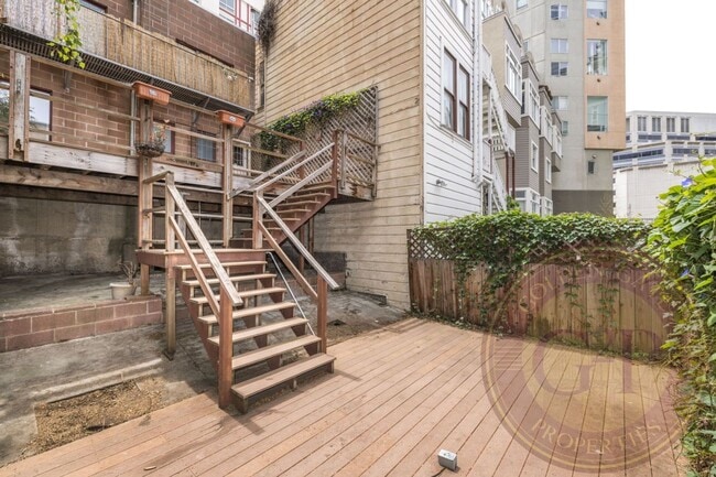 Building Photo - Rincon Hill - 3 BR, 2 BA House 1,164 Sq. Ft. - 3D Virtual Tour, Garage, Yard