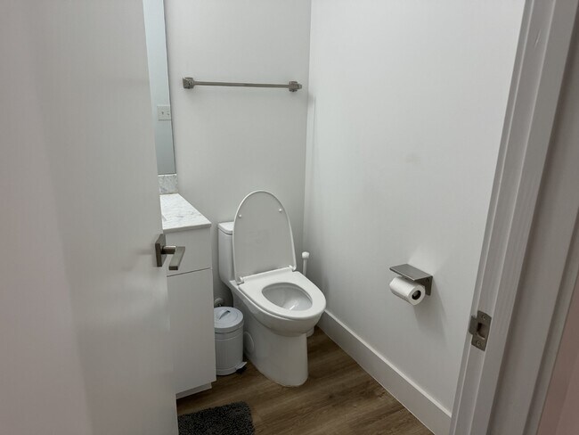 Building Photo - Available Furnished or Unfurnished