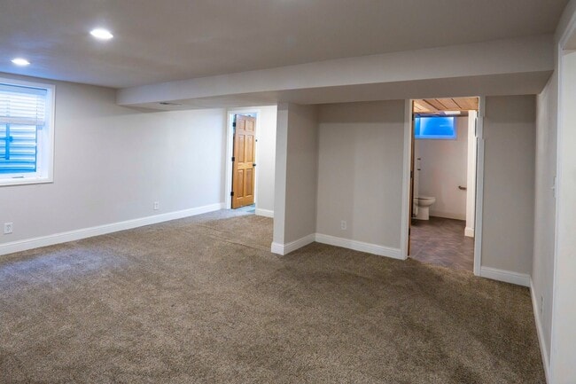 Building Photo - Spacious 3BR Duplex in Lakewood