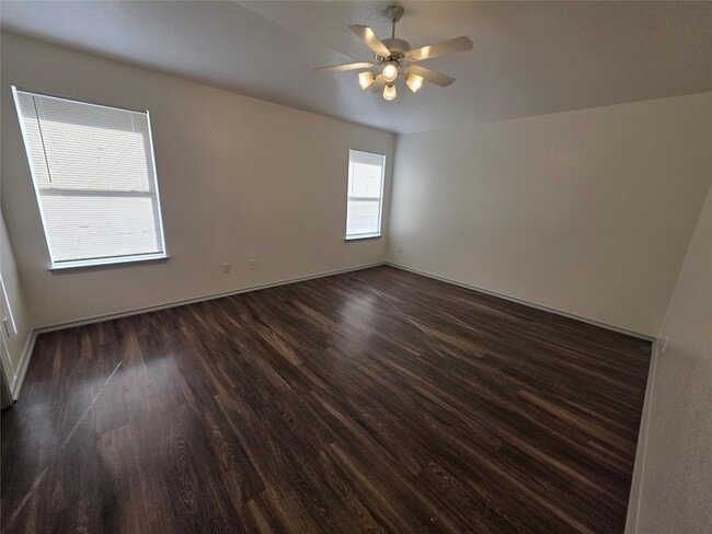 Building Photo - 319 Riverwalk Dr