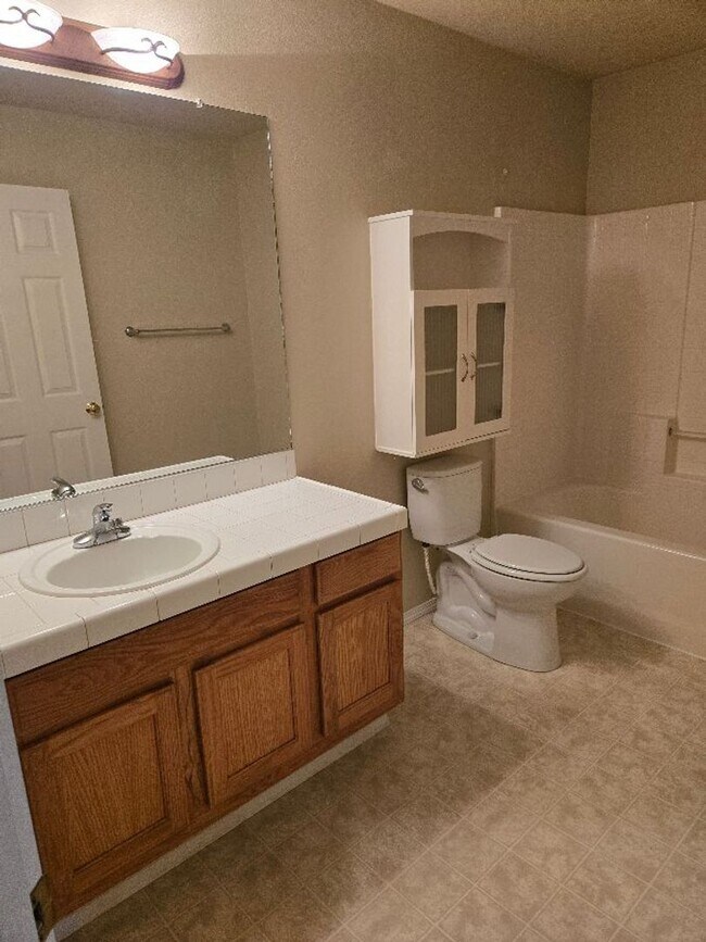 Building Photo - All Brand New flooring- 3 br 2.5 bth - Walking Trails & Park close by... easy access to Portland,...