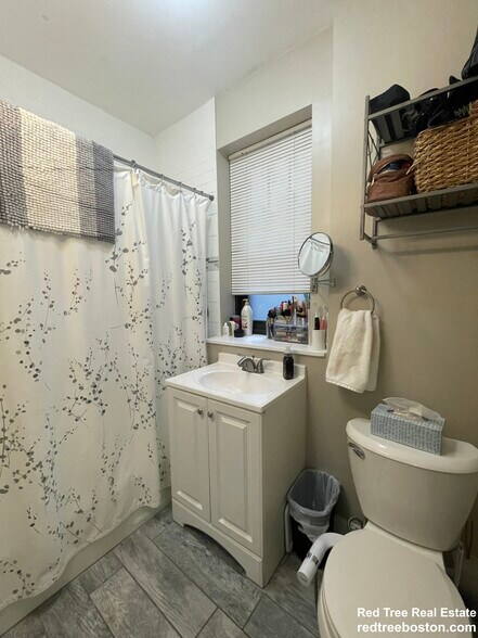 Building Photo - 1758 Commonwealth Ave