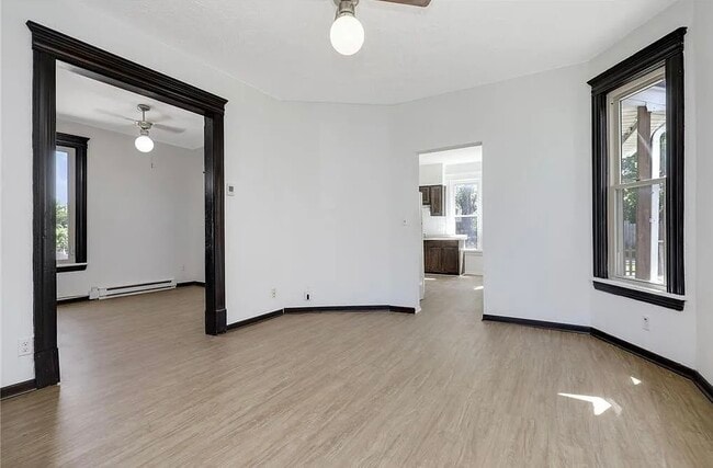 Building Photo - 3533 Chicago Ave