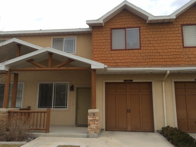Building Photo - Beautiful 3 bedroom townhome in West Jordan!!