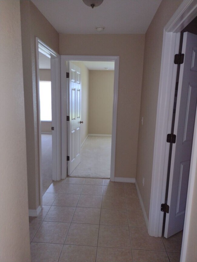 Building Photo - Beautiful home in Stonecrest