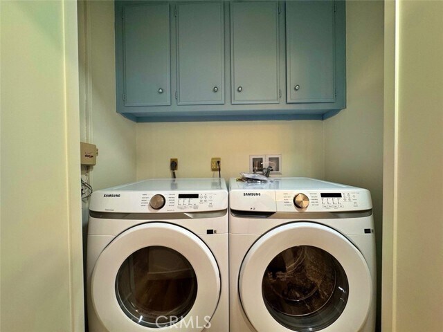 Building Photo - 230 S Catalina Ave