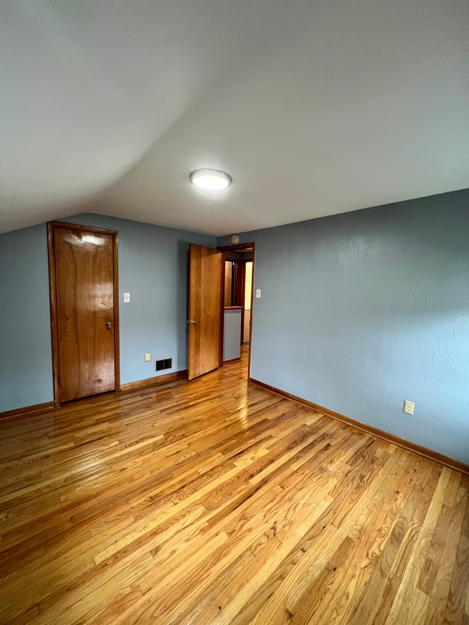 Bedroom 3 - 3642 Linden Ave