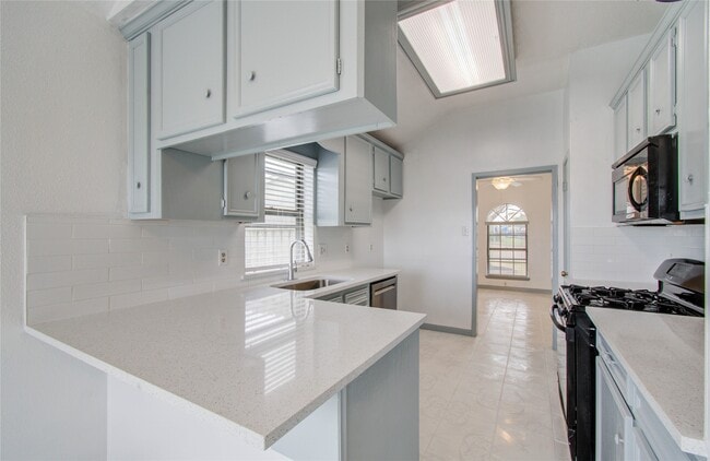 Building Photo - 2538 Knights Cir