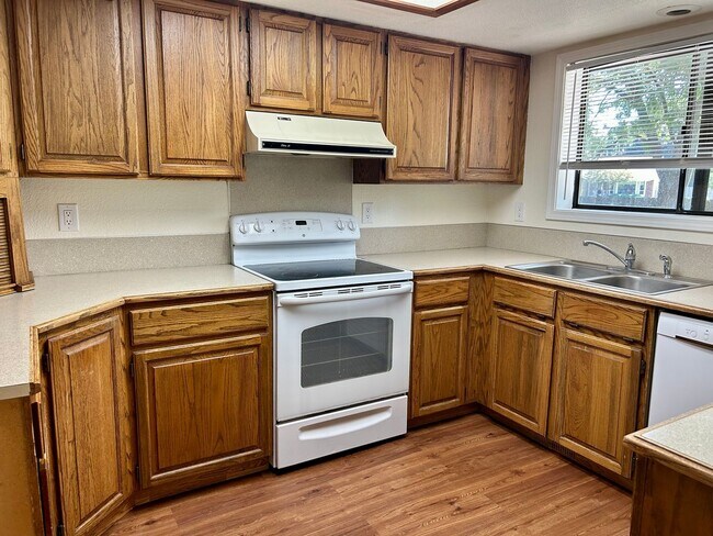 Building Photo - 4271 N Pennfield Pl