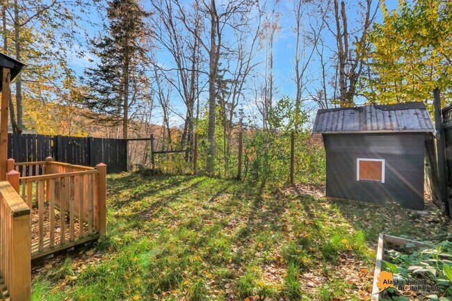 Building Photo - Eagle River Gem