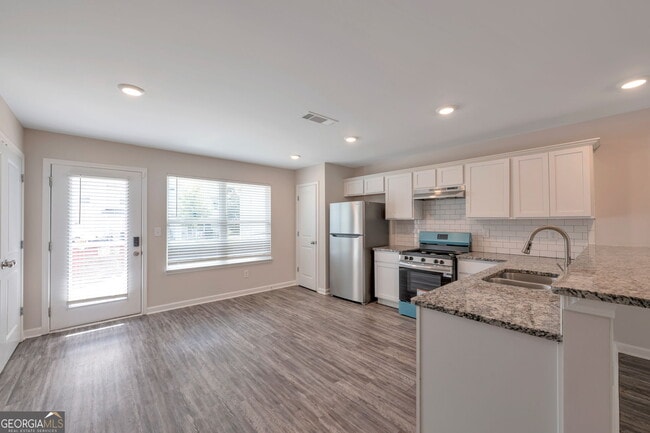 Building Photo - 328 Ashigan St