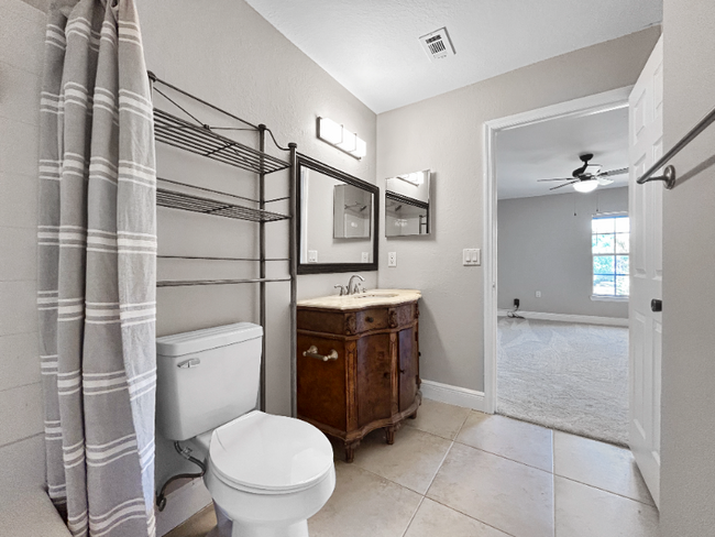 Building Photo - 7424 Vista Way