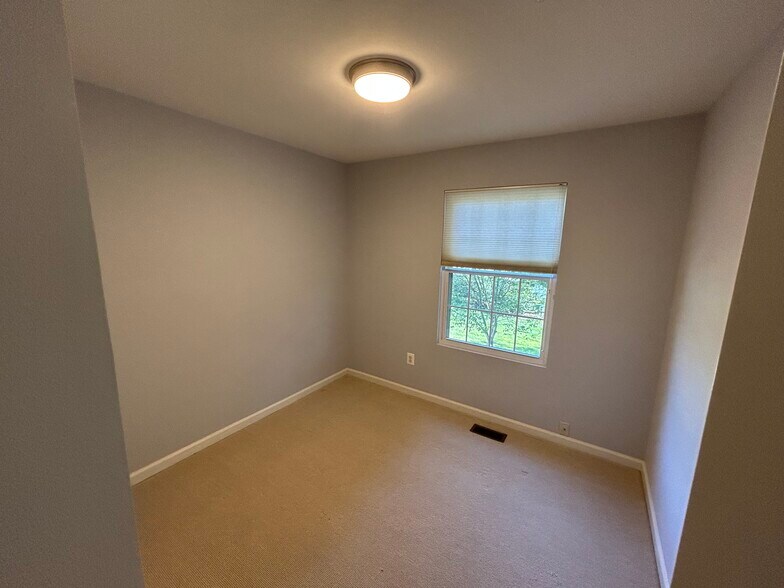 Second Bedroom - 8549 Bells Ridge Ter