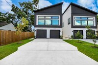 Building Photo - 7117 Eastwood St