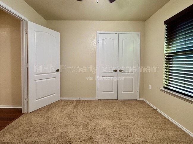 Building Photo - 7322 Azalea Square