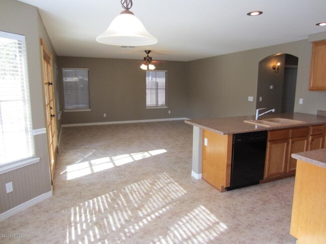 Building Photo - 3365 E Linda Ct