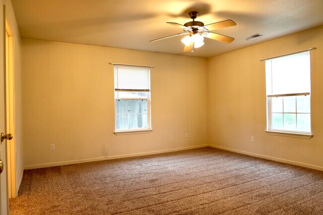 Building Photo - 20901 Hartsburg Ln