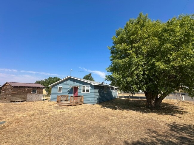 Building Photo - Nice home for rent in Metolius!
