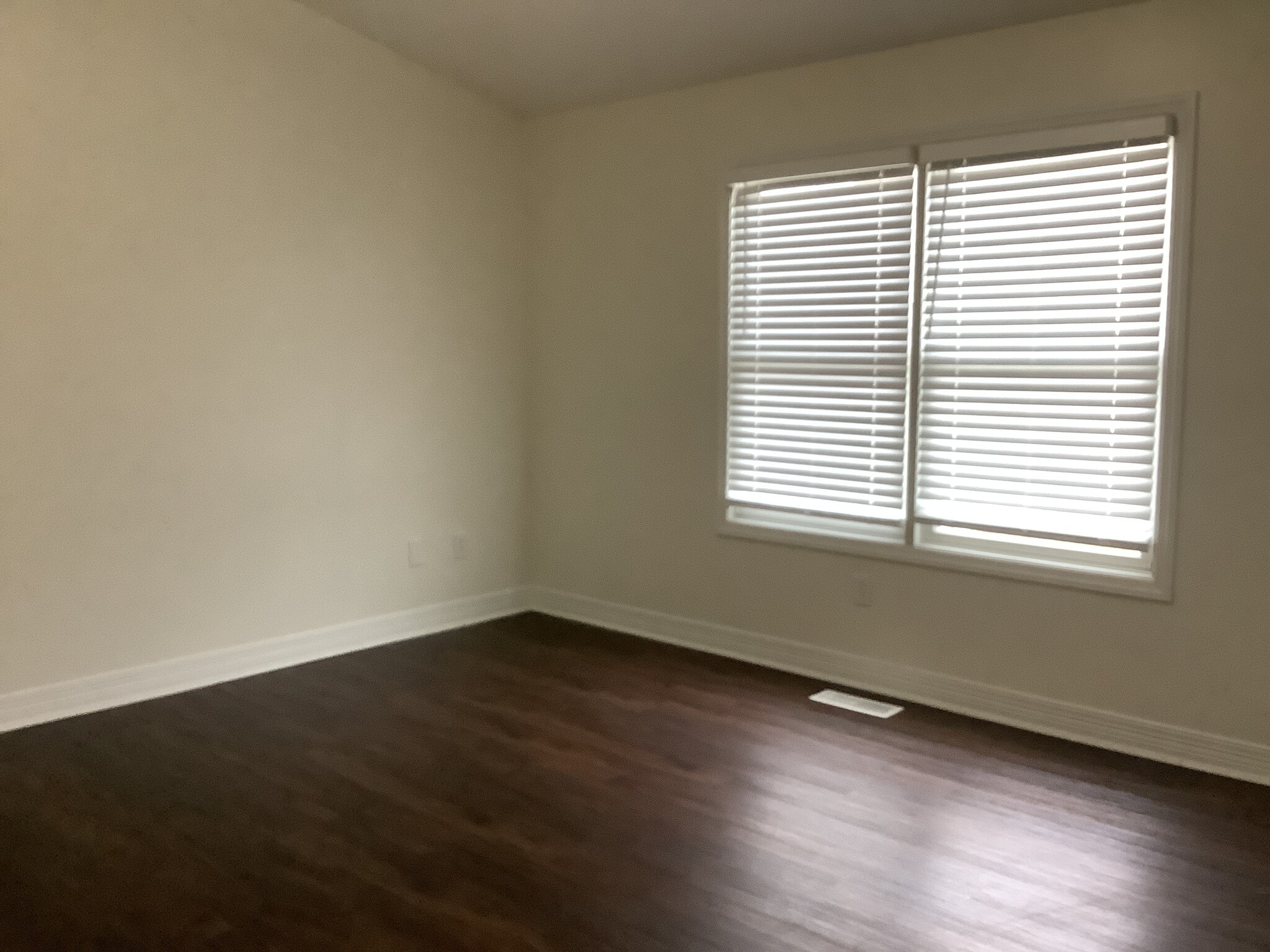 Building Photo - 768 Shellbark St