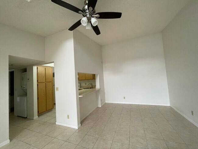 Building Photo - 207 Foxtail Dr
