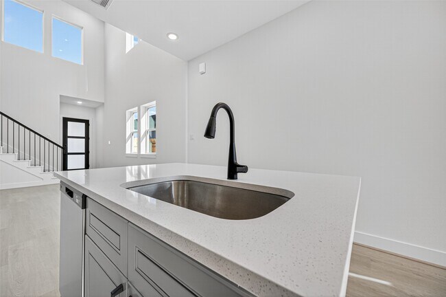 Building Photo - 4330 Avron Dr