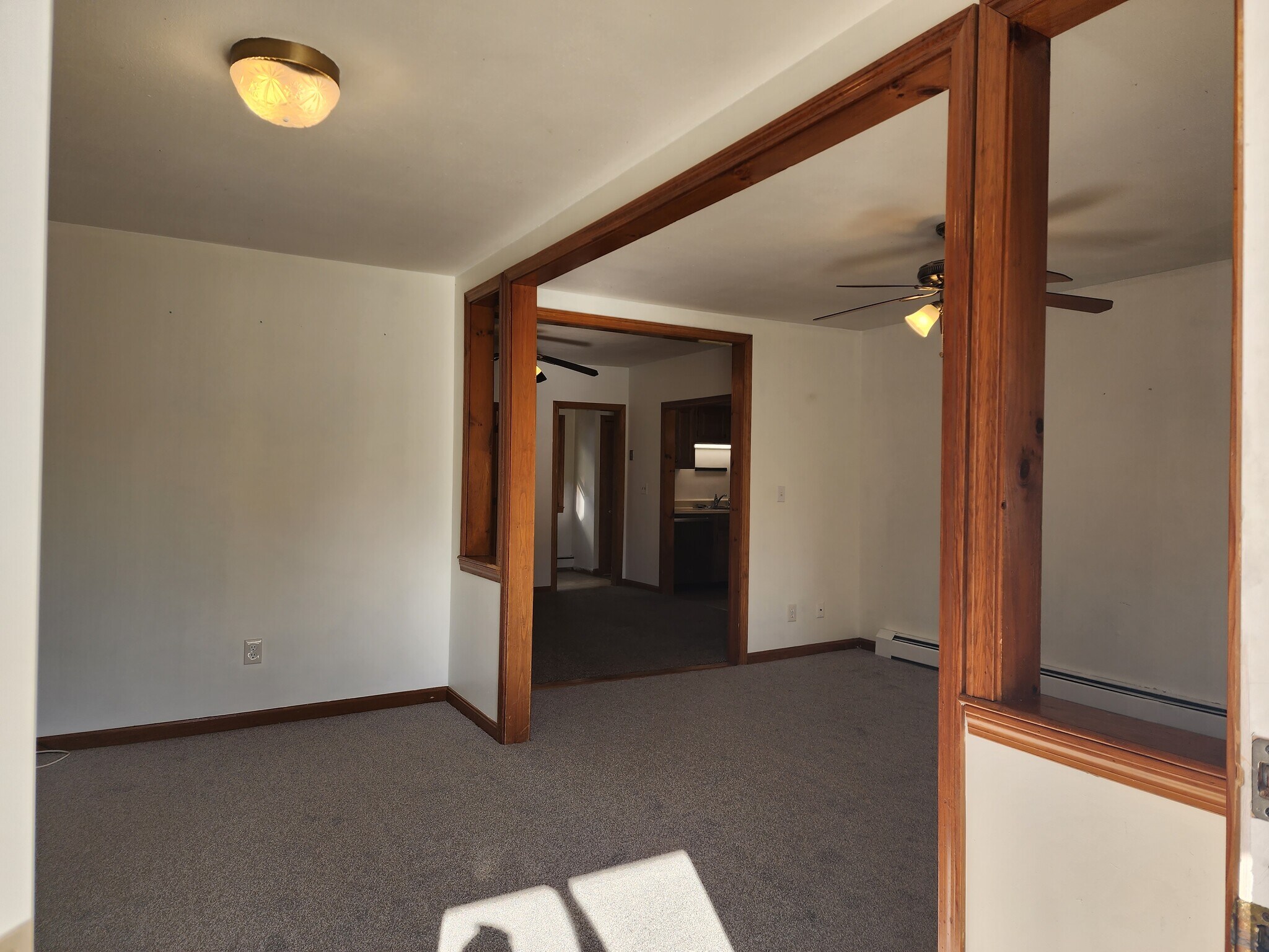 Building Photo - 31 Elm St