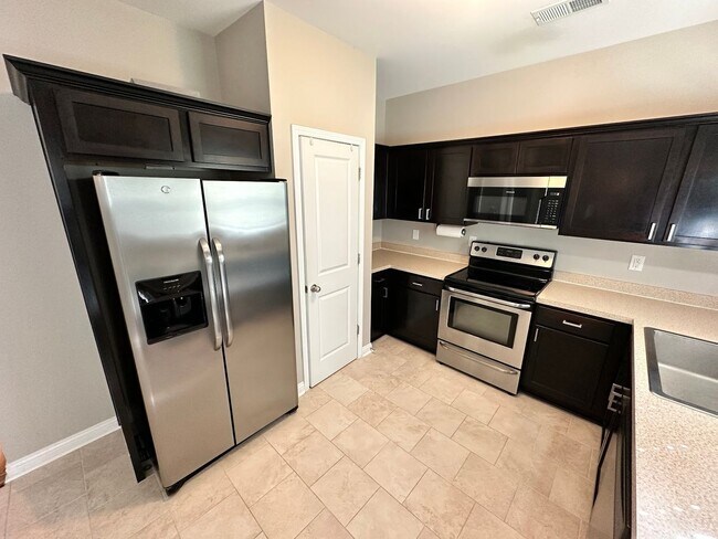 Building Photo - 408 Cunningham Ln